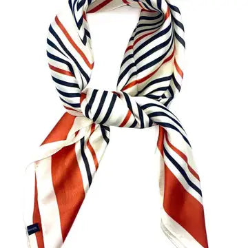 Foulard quadrato piccolo con effetto seta